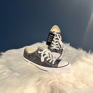 NWT Women’s 9.5 Converse Glitter All Stars